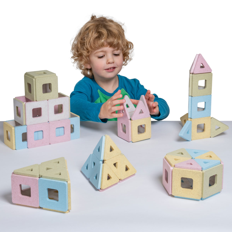 Construction magnetique enfants a partir de 1 an. Construction magnetique enfants a partir de 1 an.