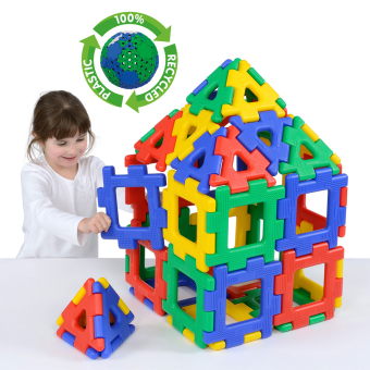 Les enfants construisent ensemble une maison avec Giant Polydron – idéal pour la coopération et la motricité. Les enfants construisent ensemble une maison avec Giant Polydron – idéal pour la coopération et la motricité.