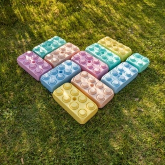 Découvrez les blocs de construction Blubloxx XL en matériau recyclé.